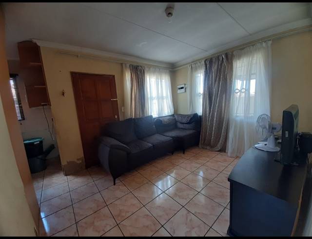 2 BEDROOM HOUSE FOR SALE IN PAYNEVILLE